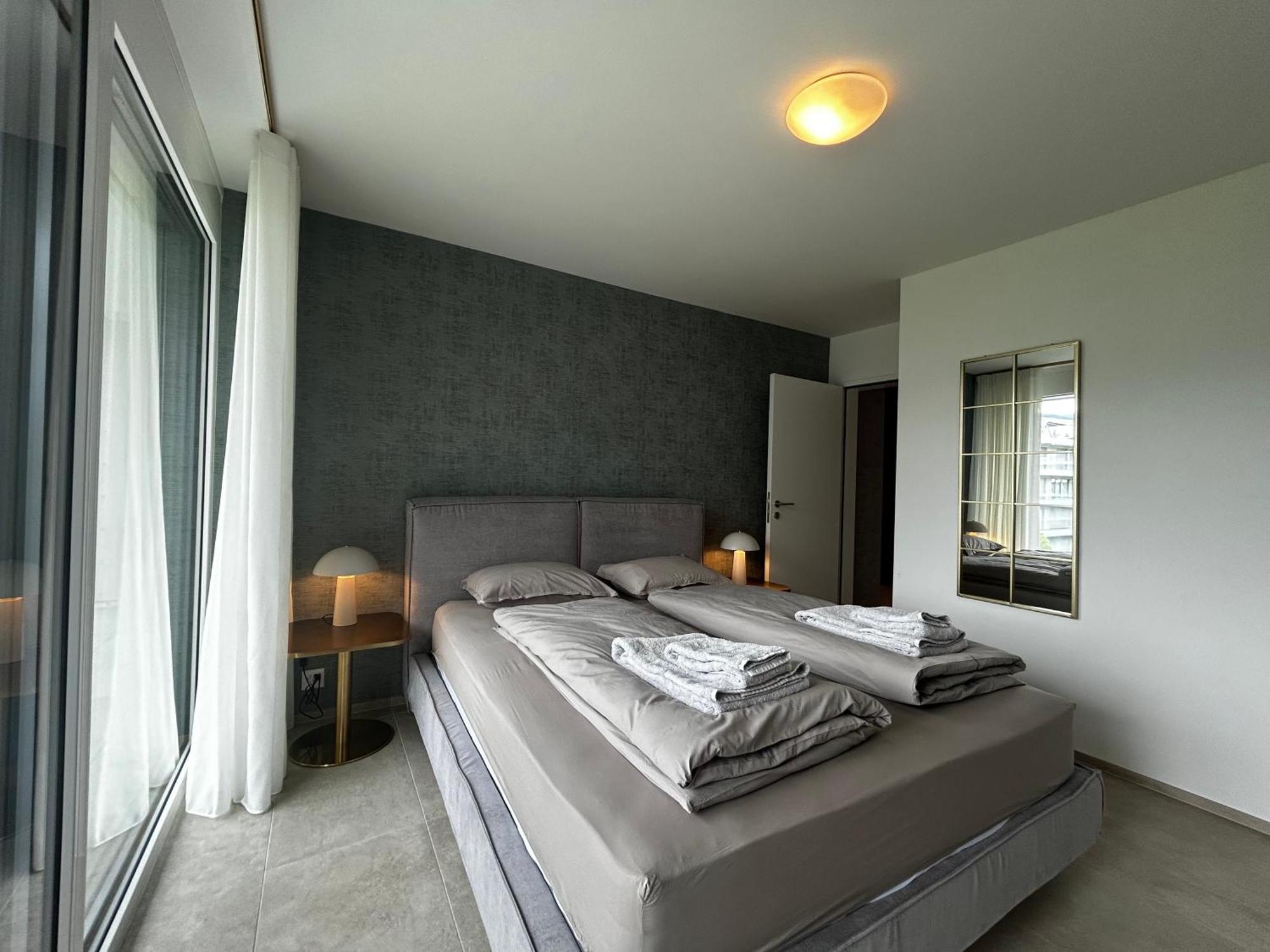 Family Apartment, Near The Beach Whit Private Park Локарно Екстериор снимка